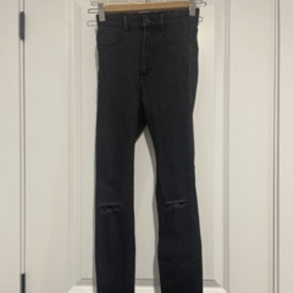 Black Zara High Rise Skinny Jeans ~ Ripped Knees - Picture 1 of 1